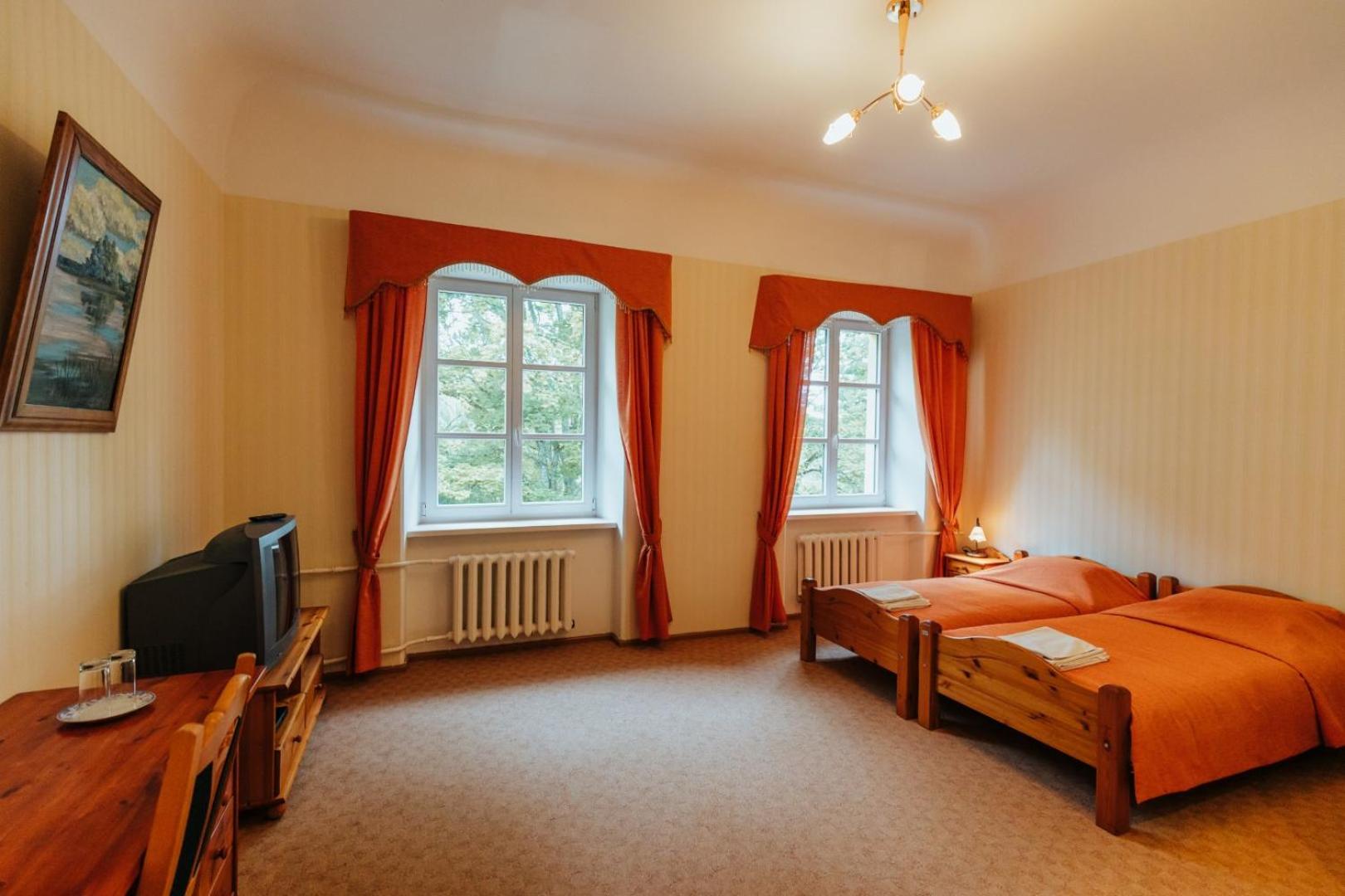 Hotel Nauksenu Muiza à Naukseni Extérieur photo