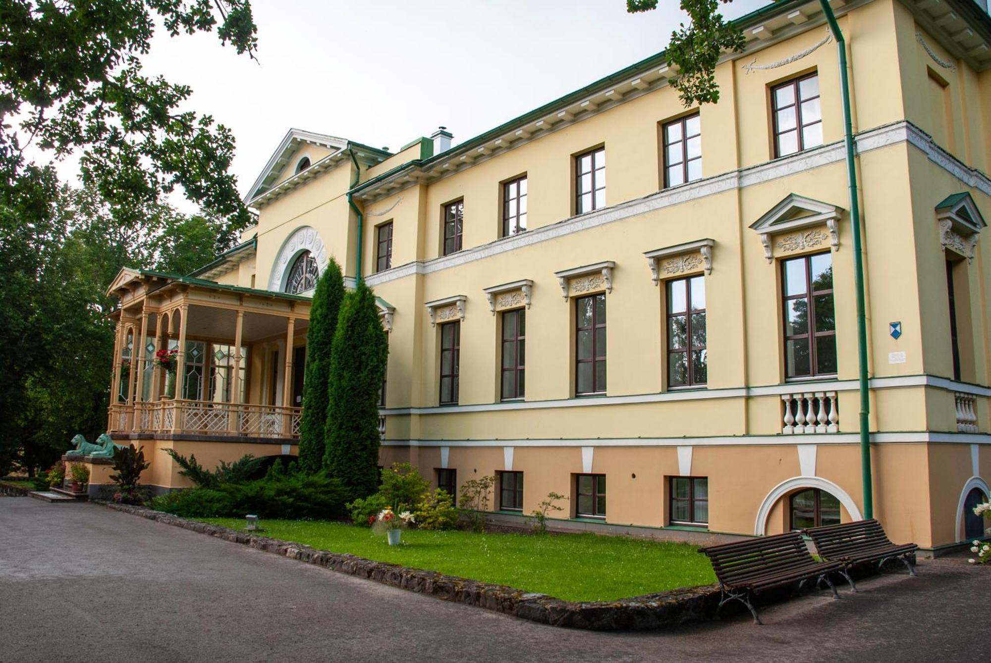 Hotel Nauksenu Muiza à Naukseni Extérieur photo